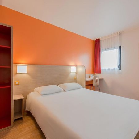 Hotel Eco La Rochelle Centre Les Minimes Екстериор снимка