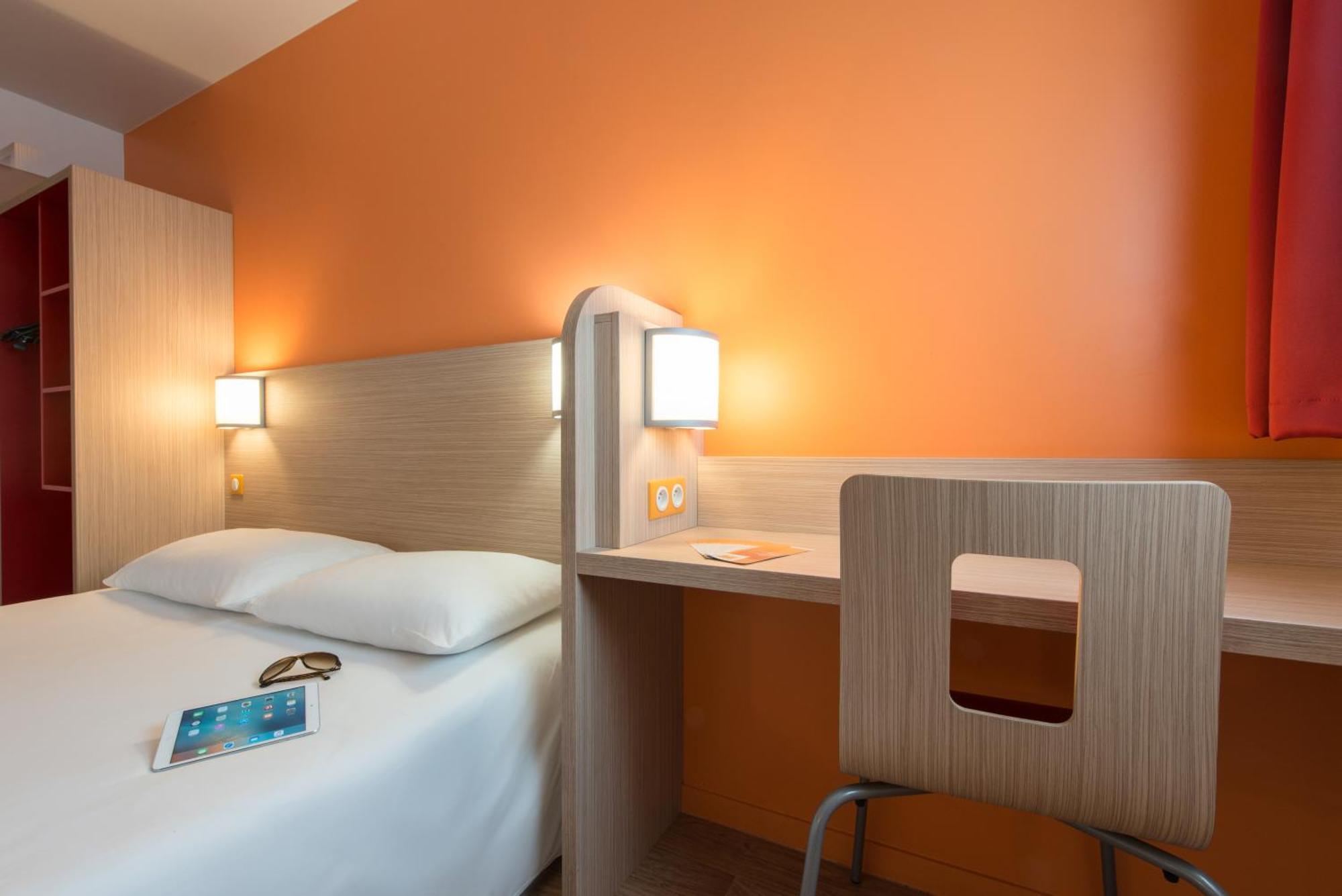 Hotel Eco La Rochelle Centre Les Minimes Екстериор снимка