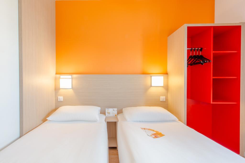 Hotel Eco La Rochelle Centre Les Minimes Екстериор снимка